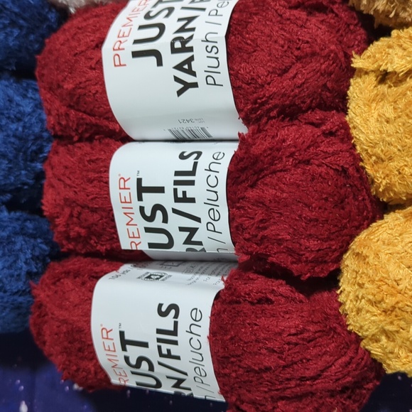 13 Brand New Skeins Premier Just Yarn Plush Various Colors Smoke Free - Picture 5 of 13
